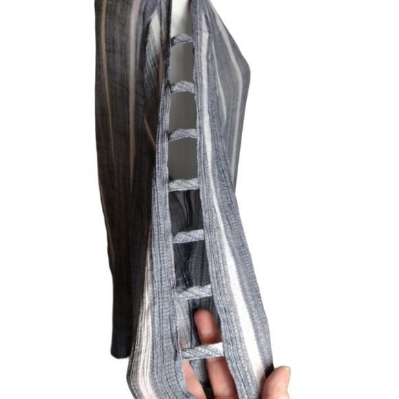 💸$10 Fred David Peekaboo Shoulder Arm Detail Women's 1X Tie Front Blouse - Picture 3 of 6